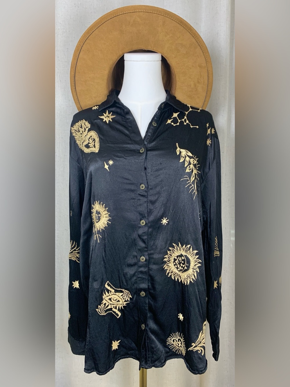 Johnny Was Workshop XS Oversized Black Embroidered Celestial Button Up Shirt